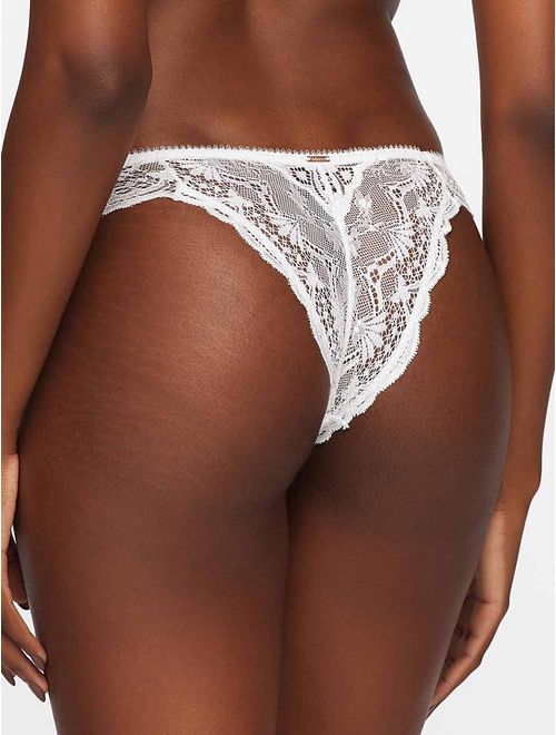 Calcinha Biquíni em Renda Pétala