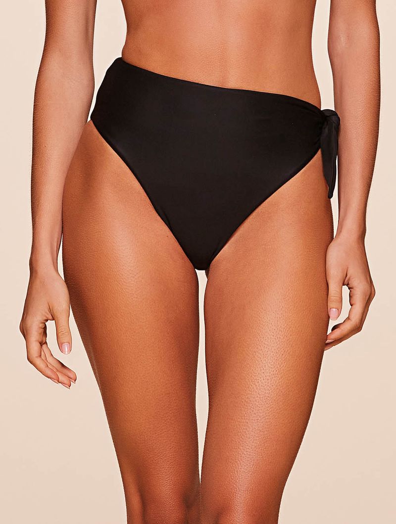 Hot-Pants-Lisos-Ambra-Beach-Preto-Agua-Doce