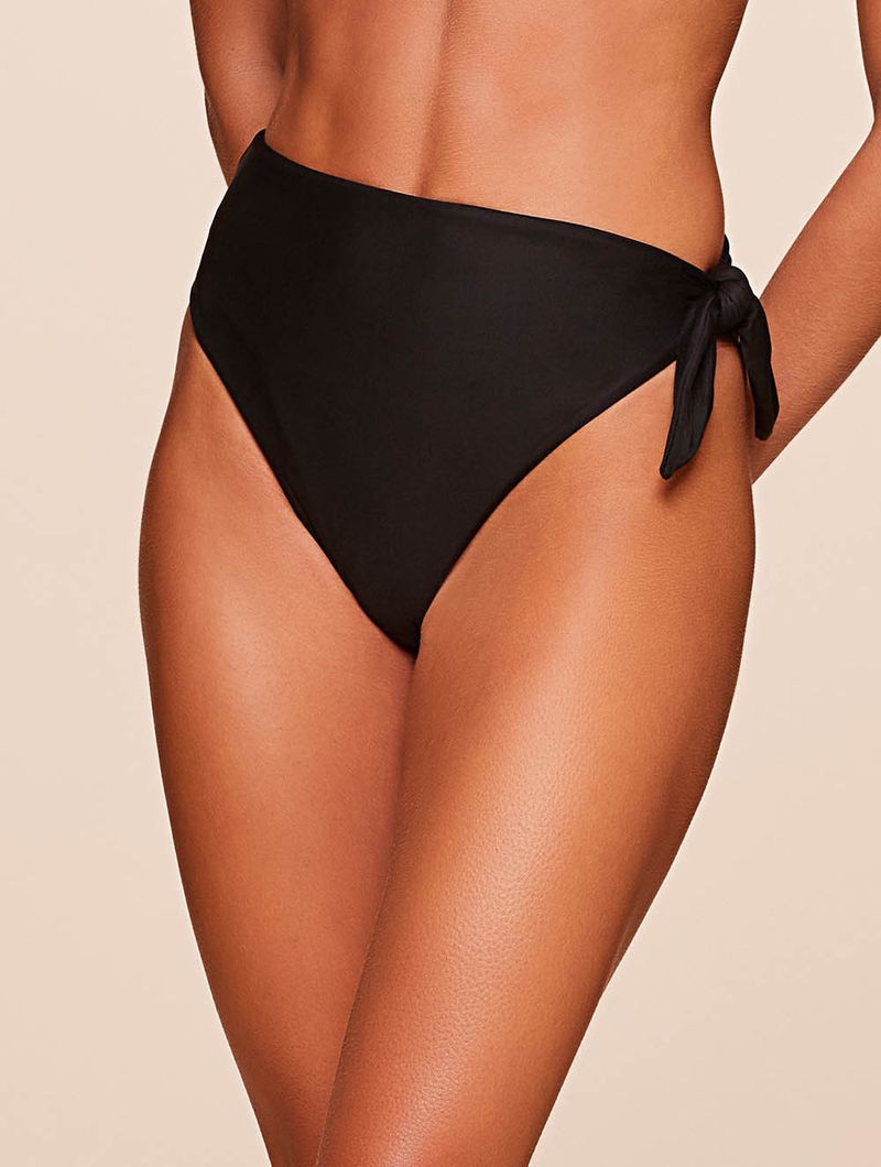 Hot-Pants-Lisos-Ambra-Beach-Preto-Agua-Doce