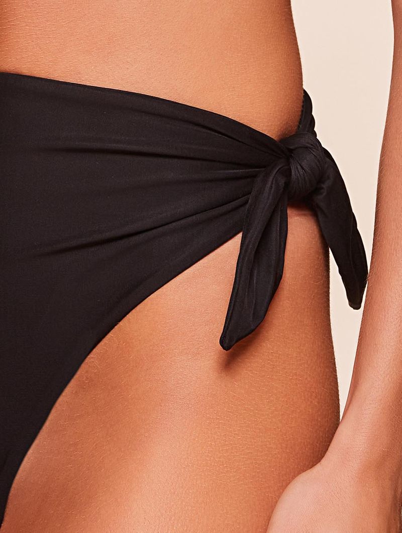 Hot-Pants-Lisos-Ambra-Beach-Preto-Agua-Doce