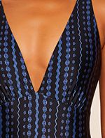 Maio-Com-Decote-V-Estampado-Ocean-Preto-Agua-Doce