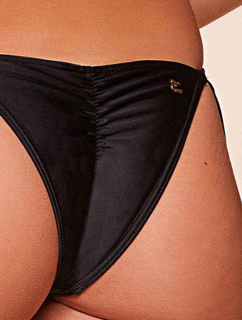 Tanga Amarradinha Com Ponteiras Lisos Preto Agua Doce