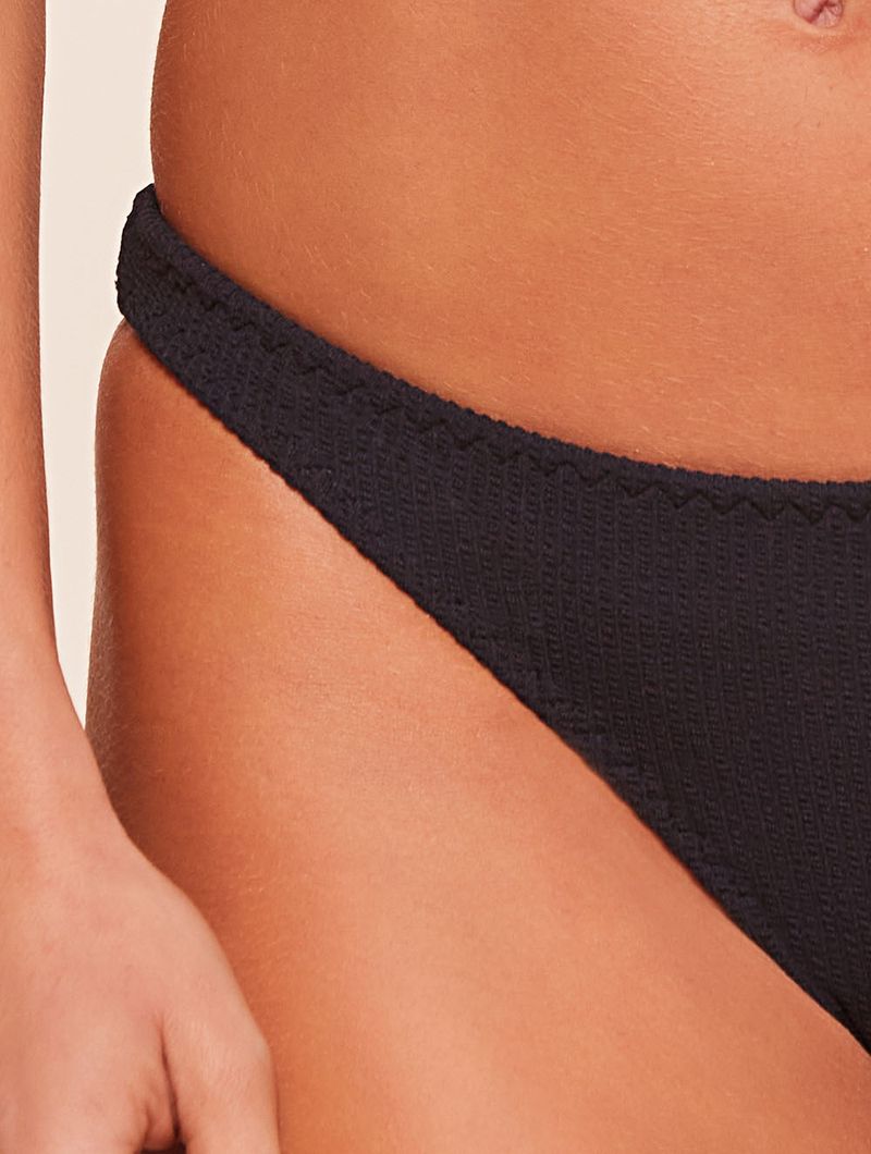 Biquini-Tomara-Que-Caia-Lisos-Wild-Preto-Agua-Doce